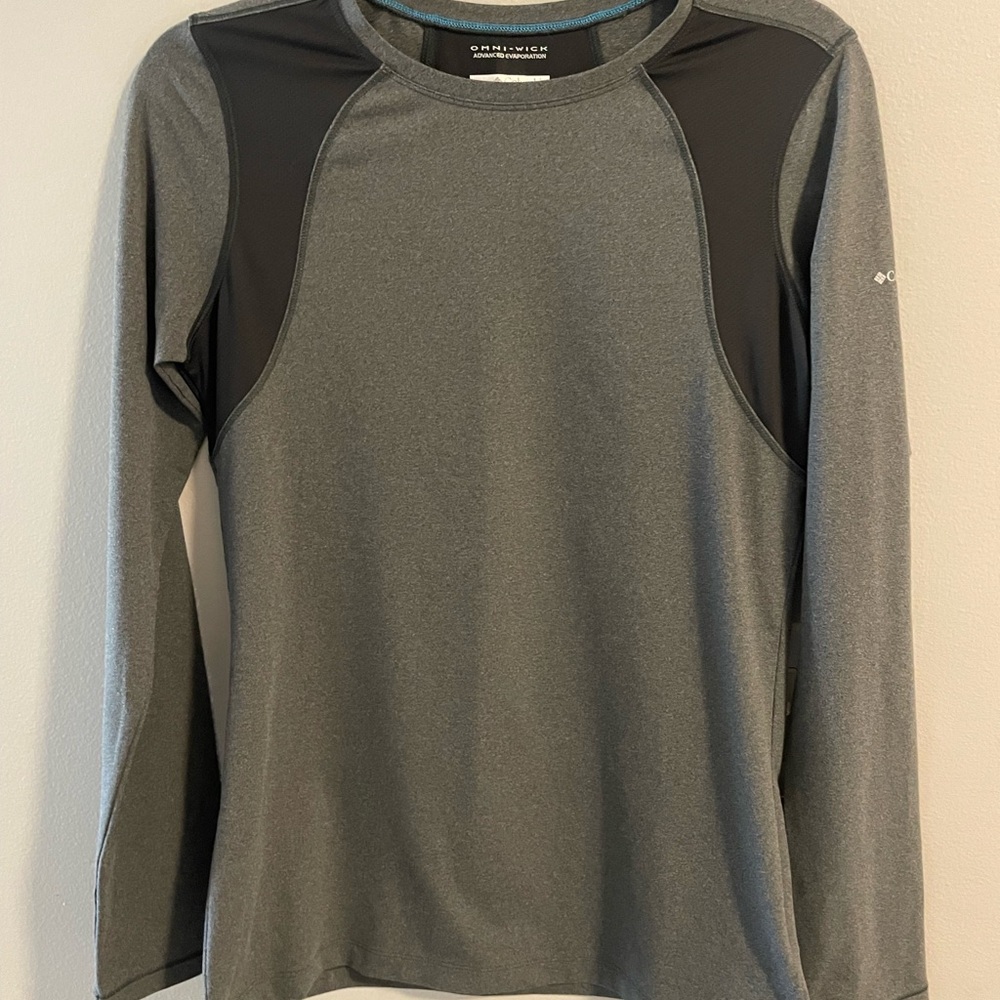 Columbia Two-Tone Gray and Black Long Sleeve Shirt